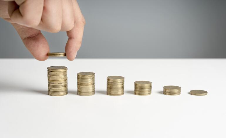 Inflazione e caro energia, nuova stretta sui consumi: famiglie e imprese salernitane sempre più in difficoltà