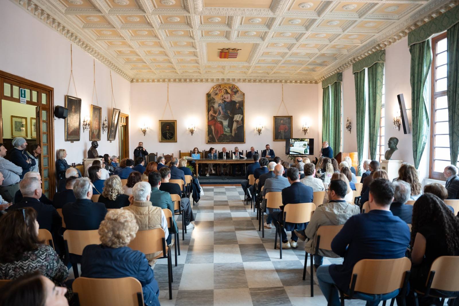 Cava de’ Tirreni celebra il commercio storico: premiate le attività con oltre 50 anni di storia